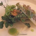 アルベルゴ・バンブー - 「新緑」⑥⑧：中には北海道産のウニとアボカド。上品なコクのアボカドのムースで纏めあげて。