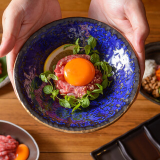 【国産和牛ユッケ】口に残る余韻まで絶品な和牛ユッケ