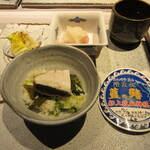 日本料理 TOBIUME - 藍の鰆の炊き込みごはん！残りはおにぎりで持ち帰りのご用意が