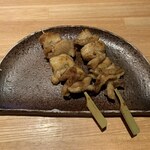 Kamado ka - 焼き鳥・皮（タレ）　1本・190円（税抜）