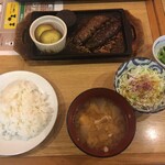 やま忠 - ダイナミックハンバーグ定食200ｇ（￥1410）