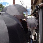 山元麺蔵 - 日傘、団扇、冷茶…炎天下でもサービスがうれしい