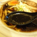 麺屋 マルニ - 醤油ラーメン　スープアップ