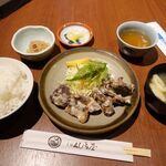 Ganso Kujiraya - 鯨から揚げ定食（ごはん大盛無料）　980円