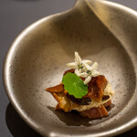 プレゼンテ スギ - 2020.10 天然自然薯すりおろし メバチマグロ中トロのマリネ 天然エノキタケ ナスタチウム 青唐辛子の花