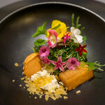 プレゼンテ スギ - Sugi畑をお皿に乗せて（ガストロバックした野菜やマルトセックしたレモンオリーブオイルのサラダ）