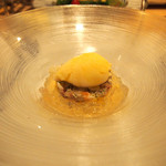 Chez Hyakutake - 白いトマトのアイスとソースで、魚介の前菜。トマトは嫌いなはずなのに・・・