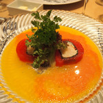 Chez Hyakutake - パプリカと桜エビのソースで、ズワイガニやらの魚介をほうれん草とトマトでくるみ。