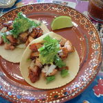 Mexican Food DOS MANOS - タコス（チキン）1個単位で注文可能。