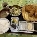 Tonkatsu Katsuya - ロースカツ定食
                        単品カキフライ２個追加