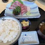 お魚処 うおとも - 日替わり定食（カンパチ刺身）750円税別