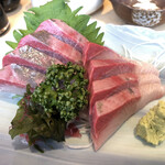 お魚処 うおとも - 角の立った立派なカンパチ刺