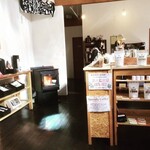 가루이자와 배이센쇼 - 겨울에는 벽난로로 가게 안이 따뜻합니다♪