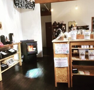 가루이자와 배이센쇼 - 겨울에는 벽난로로 가게 안이 따뜻합니다♪