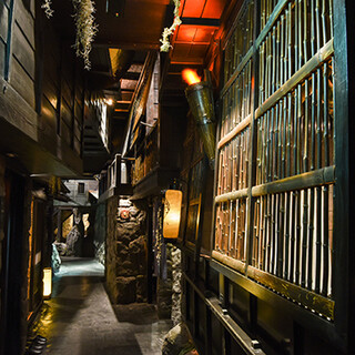 赤坂に忍ぶ忍者の隠れ里で、非日常体験をご満喫ください。