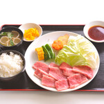 Yakiniku (Grilled meat) set meal (1,500 yen excluding tax)