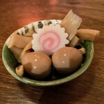 Shuumairumba - お通し：うずら煮玉子とピリ辛メンマ