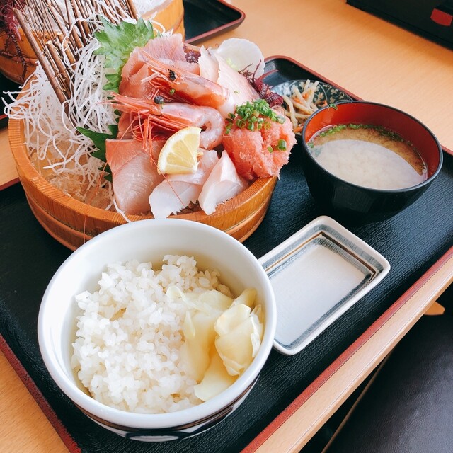 清水魚市場「河岸の市」の食事処「ととすけ」でまぐろトロ三昧 - はらぺこリズム