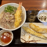 丸亀製麺 - 「神戸牛と特大海老天うどん」と「あんこう天」と「ごぼう天」