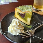 らうんじ喫茶 華苔 - 抹茶とあずきのパウンドケーキです。