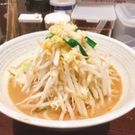 旨辛ラーメン 表裏 - 