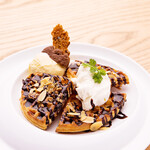 Luxurious triple topping "Chocolate Waffle"