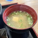 森のハンバーグ工房 ゆみさんち - 【日替りランチ(600円)】お味噌汁もちゃんと手作り