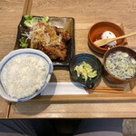 肉汁餃子のダンダダン - 油淋鶏定食¥750