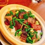 南粤美食 - 腸詰め干し肉スペアリブ釜飯