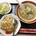 山水園 - チャーハン・ラーメンセット（塩）820円