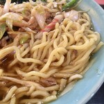 中華料理 喜楽 - 麺 接写。 