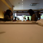 ラッフィナート - ☆爽やかな雰囲気のテーブル席☆