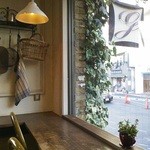 居心地のいい木製のカウンター