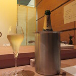 江戸前鮨 二鶴 - Frederic Maletrez Brut 7000円(税別)