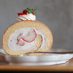 キッサ マシマロ - 2021年1月再訪：イチゴミルクのロールケーキ☆