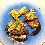 ル パルファン - 【アンガス牛のステーキ】
                                キノコと赤ワインの単純なソースなのに奥深い味は橋本シェフの健在ぶりを窺えたようで笑いが込み上げた。