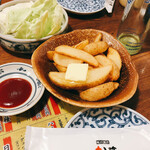 Ganso Yakitori Kushi Hacchin - キャベツとポテトフライ