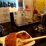 Osakeya Tohoniho - ハムカツに2杯目の特製サングリア