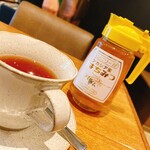 紅茶 (HOT/ICE)