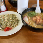 てんぐ - チャーハンと地獄ラーメン