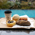 ベーカリー＆テーブル 東府や 足湯カフェ - 