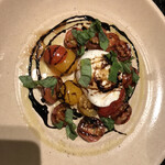 ウルフギャング・パック　PIZZA BAR - ブラータチーズのカプレーゼ