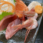 Ichiba Shokudou - マグロ、鮭、ホタテ、甘海老
