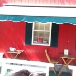 ケーキファクトリー・ホイップ - 外のイートインコーナー