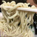 町田商店 - コシの有る中太麺