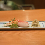 日本料理 たかむら - 【先付2】※ スペシャル素材
      ・秋田ズワイ爪、山葵塩掛け
      ・蟹味噌和え