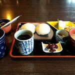 わかうら食堂 - 鯛めしおにぎりSET 税込680円+DRINK SETのホットコーヒー 税込200円