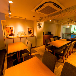 cafe & dining bar Anbeehive_2