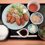 いとはん三日月 - 牡蠣フライ定食850円（税込）