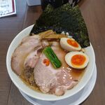 麺屋 あきのそら - 魚介しょうゆ全部乗せ。麺屋あきのそら(愛知県岡崎市)食彩品館.jp撮